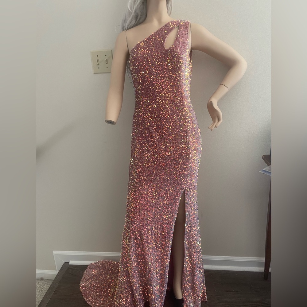 NWT Lavetir formal one shoulder gown